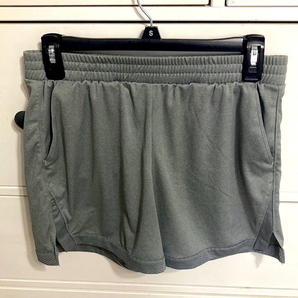 Grey athletic shorts - Picture 1 of 4